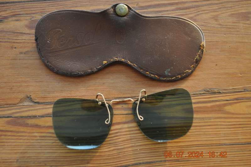 Vintage Polaroid Clip On Sunglasses