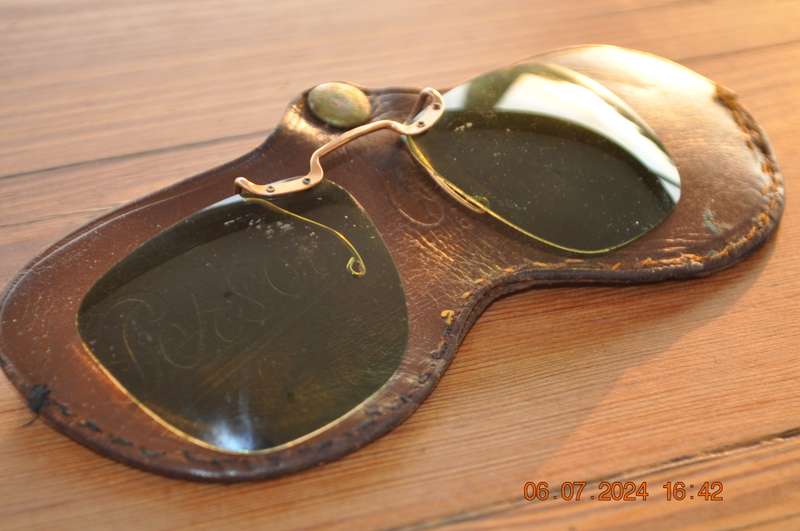 Vintage Polaroid Clip On Sunglasses