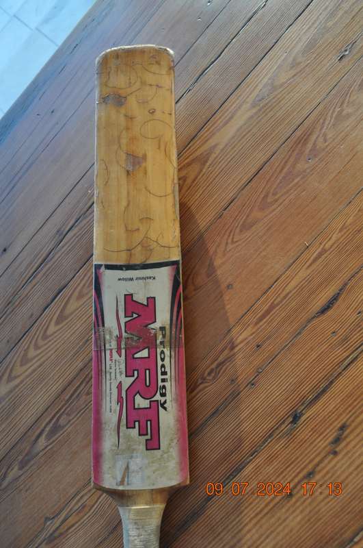 MRF Prodigy Kashmir Willow Size 4 Cricket Bat