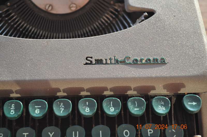 Vintage Smith Corona Skyriter 1950s Typewriter