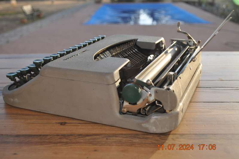 Vintage Smith Corona Skyriter 1950s Typewriter
