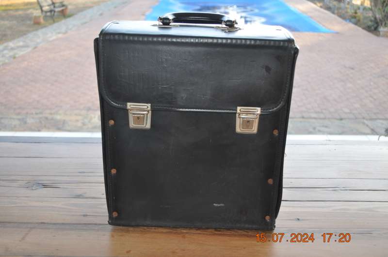 Portable Sewing Carry Case Organizer Lots Of Free Extras
