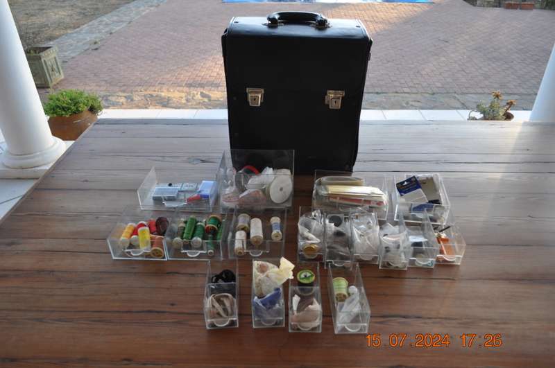 Portable Sewing Carry Case Organizer Lots Of Free Extras