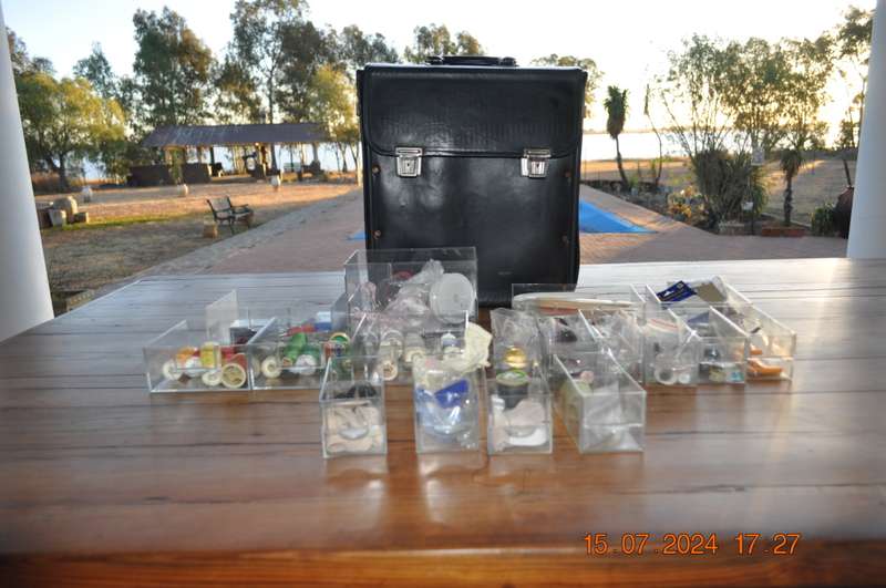 Portable Sewing Carry Case Organizer Lots Of Free Extras