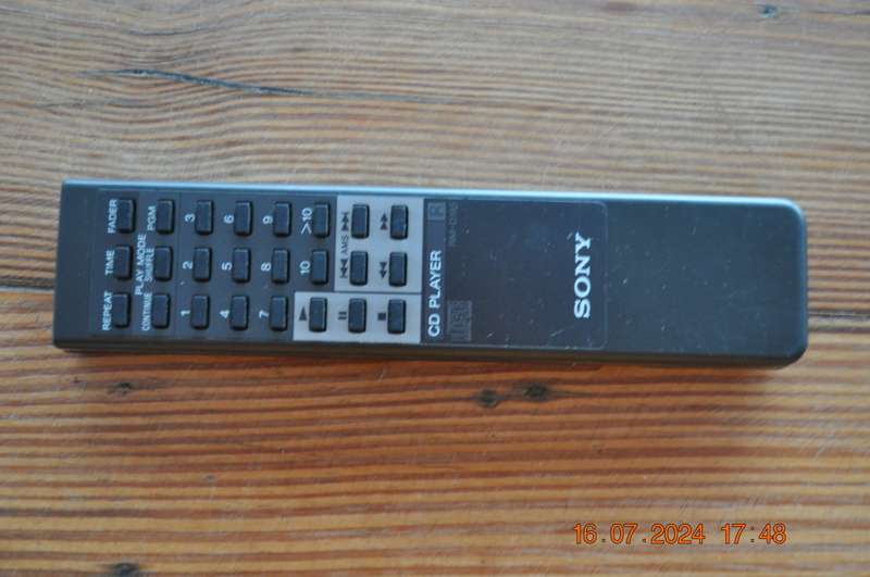 Original Sony CD Player Remote Control RM D195
