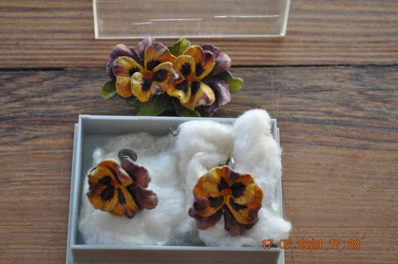 Vintage Floral Brooch and Earring Set