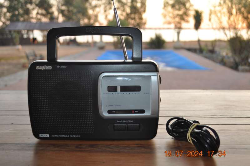 Sanyo FM AM Portable Radio
