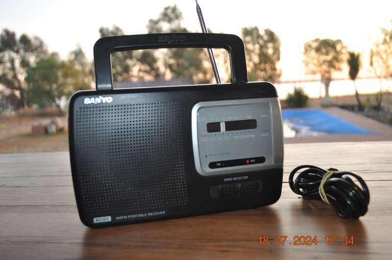 Sanyo FM AM Portable Radio