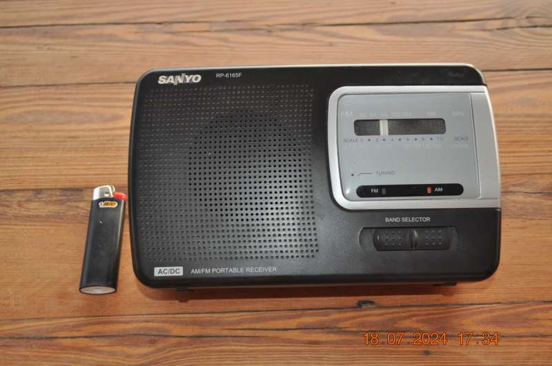 Sanyo FM AM Portable Radio