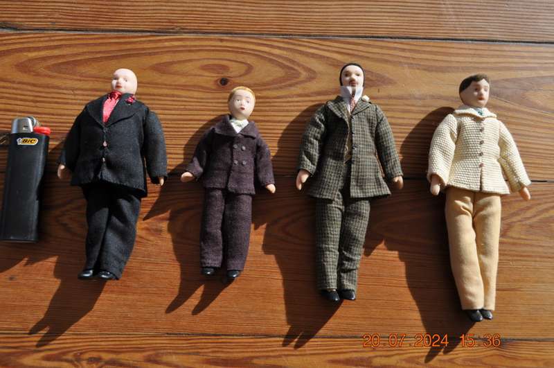 Dolls House Dolls 4 Available