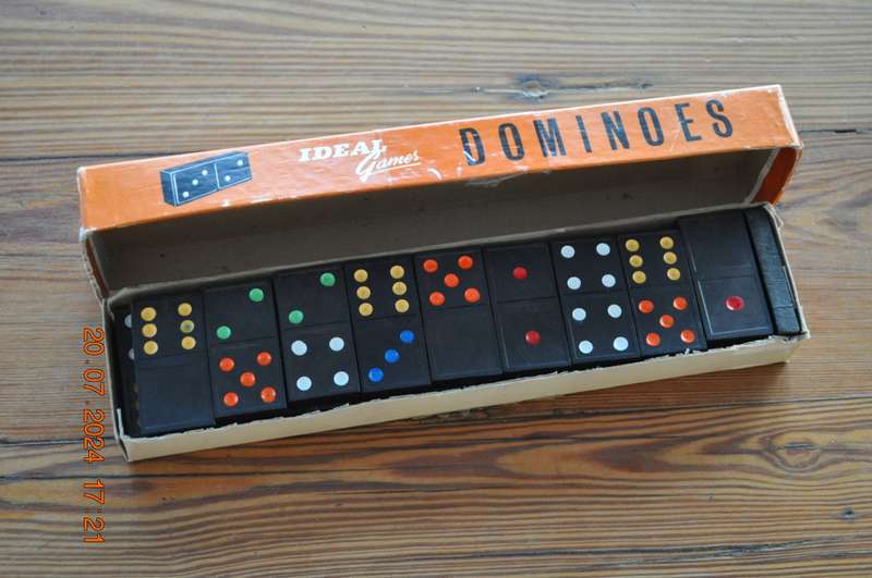Vintage Color Dot Dominoes