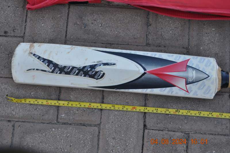 Slazenger SE Shaun Pollock Size 4 Cricket Bat (soft ball)