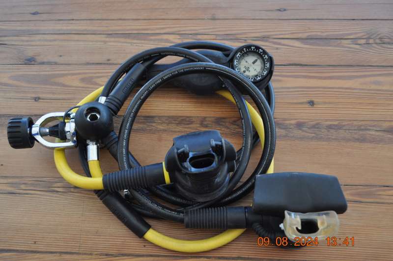 Mares V16 SCS Regulator With Tusa Pressure 3 Gauge