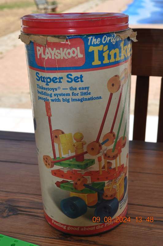Vintage Tinkertoy (as is)
