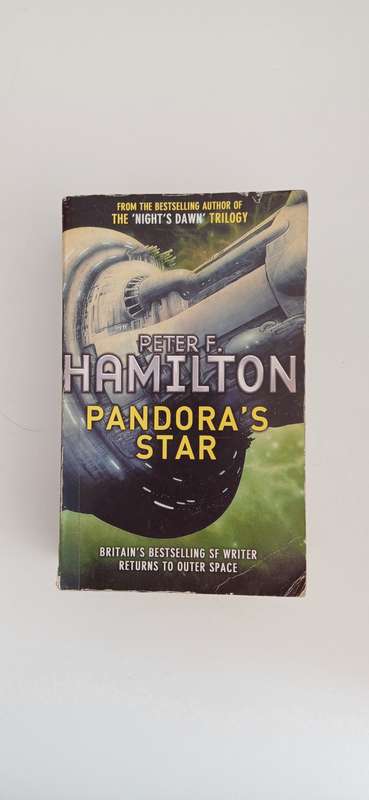 Pandora`s Star by Peter F. Hamilton