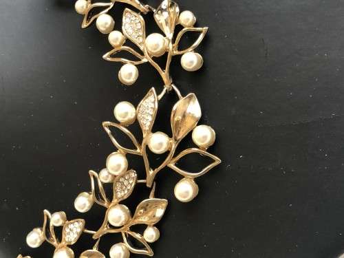 Gold Plated Necklace With White Pearls And Diamante Leaf Design