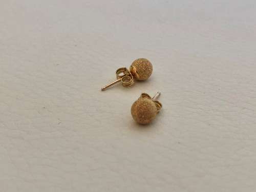 9ct Gold Stud Earrings - Round Spheres