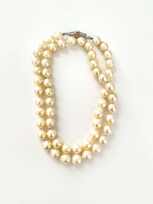 Necklace - Vintage Pearls with a Silver Clasp ML2031