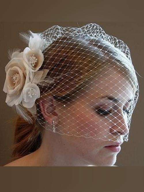 IN STOCK!!!Tulle Wedding/Party Blusher Veils With Rose Flowers