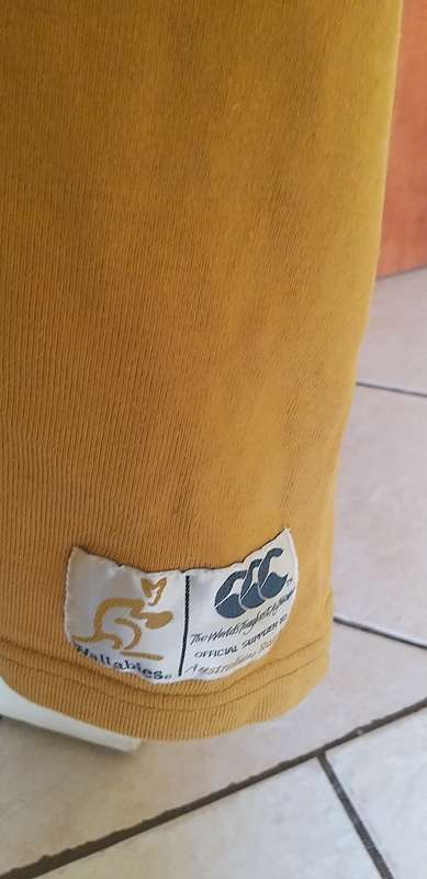 1999/ 2000 Australian rugby jersey in gud condition size XL