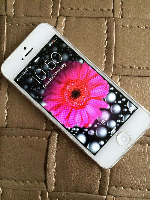 Iphone 5 64GB White ***Excellent Condition***