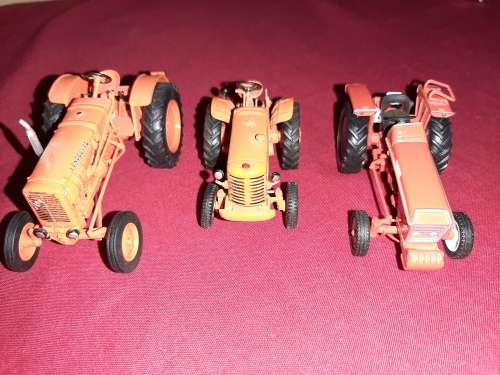 3 X  Die-Cast  Tractor's... ( Renault  /  Vendeuvre  /  Tracto Control Renauld 56 )