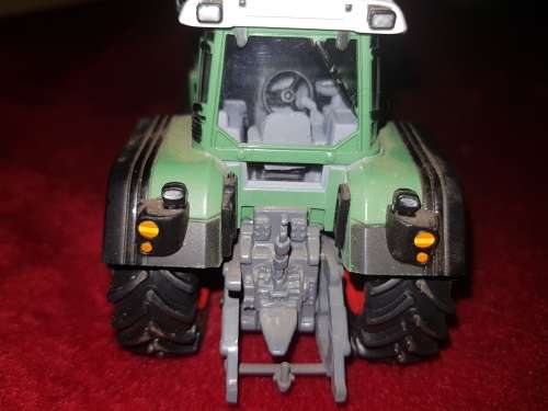 FENDT 820 Vario 2007  Scale 1/43 Tractor