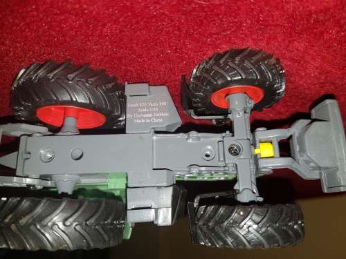 FENDT 820 Vario 2007  Scale 1/43 Tractor