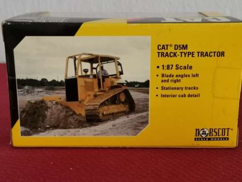 CAT  D5M  TRACK-TYPE TRACTOR