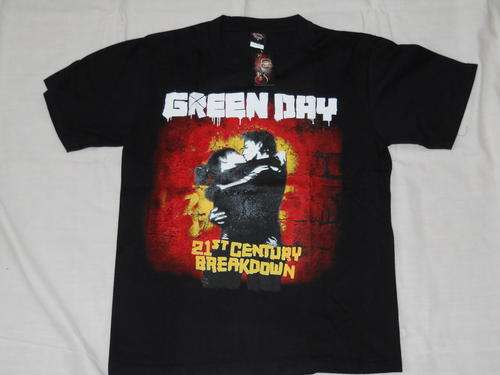 ROCK BAND T-SHIRT!! GREEN DAY!! SMALL  FREE SHIPPING!!