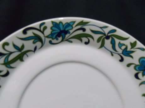 Midwinter Sauce Boat on Saucer
