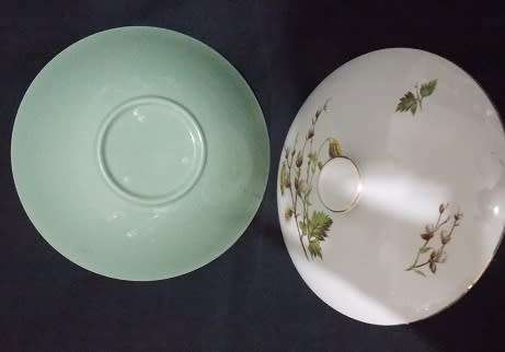 Beautiful Ridgway Server and Sauce Boat