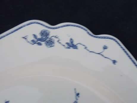Olde Chelsea Beautiful Set of Two Cake Plates