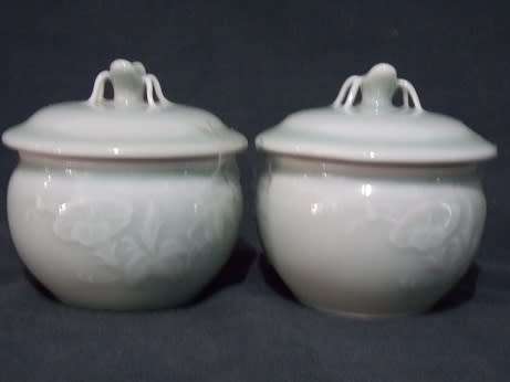 Beautiful Pair of Chinese Trinket Bowls