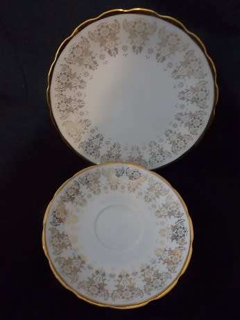 Stunning Chinese Saucer and Small Plate With beautiful Gold Patterns