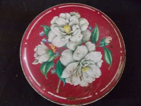 Lot of Four Vintage Tins  Meggezones,  Elastoplast Snoep Trommel - Holland and Red tin with flowers