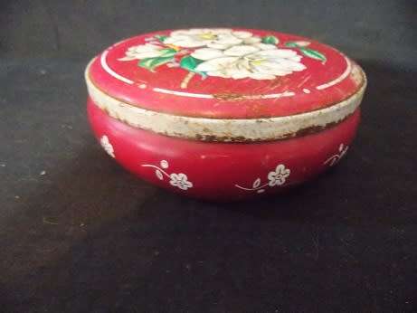 Lot of Four Vintage Tins  Meggezones,  Elastoplast Snoep Trommel - Holland and Red tin with flowers