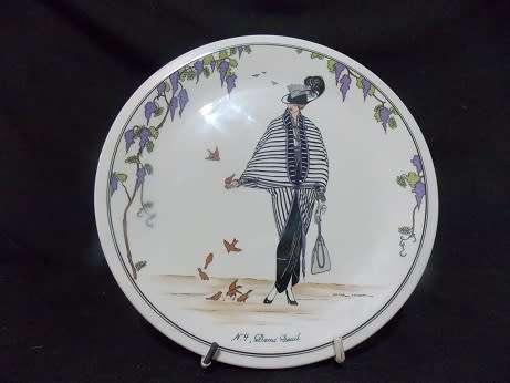 Villeroy and Boch  Luxemborg  Design 1900  Porcelain Plate Hand signed by Artist N.4 Demi Jeuil