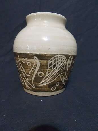 Great Looking Pottery Vase SH 82