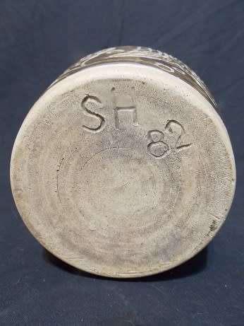 Great Looking Pottery Vase SH 82