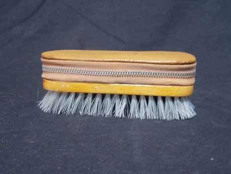 Clothes` Brush with Gillette Travel Kit