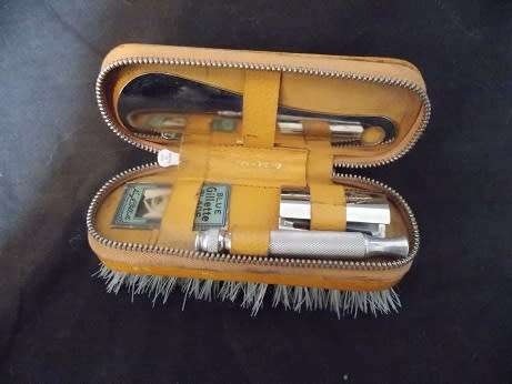 Clothes` Brush with Gillette Travel Kit