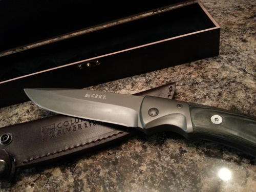 1 ONLY CRKT awesome KNIFE WITH WOODEN BOX AND LEATHER SLEEVE