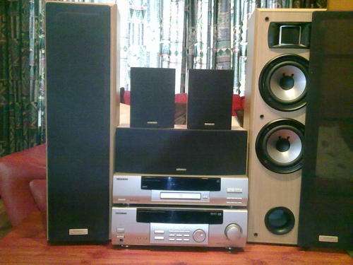 KENWOOD 150 watt RMS x 5 AV system