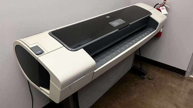 HP DesignJet T1100 Plotter Printer- Great Condition, Troubleshooting Needed!