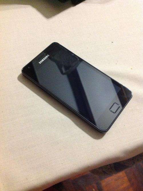 Samsung Galaxy S2 with extras (Read description carefully)