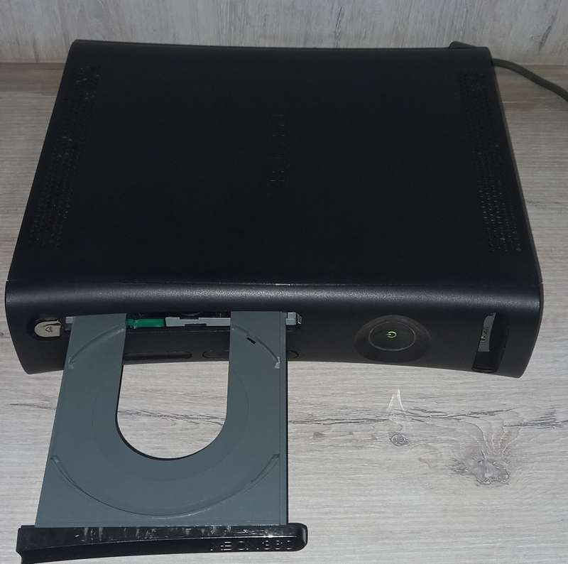Xbox 360 Console (Please read ad)