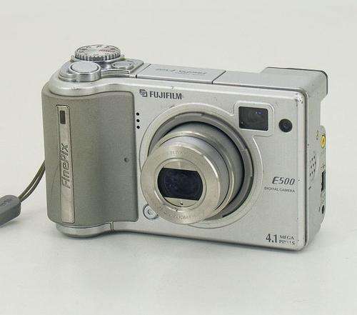 Fujifilm Finepix E500 4MP Digital Camera with 3.2x Optical Zoom