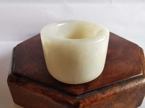 Antique Eastern Chinese  Hetian jade Fingerstall with wooden case