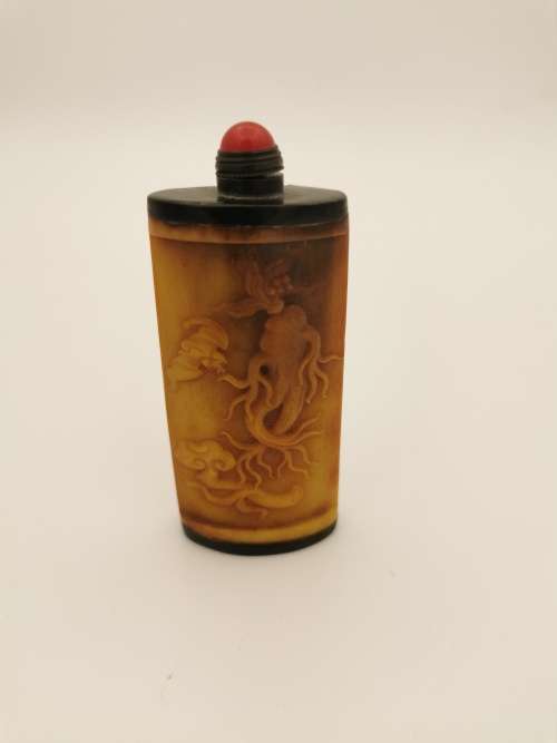 Old Chinese Cattle bone snuff bottle